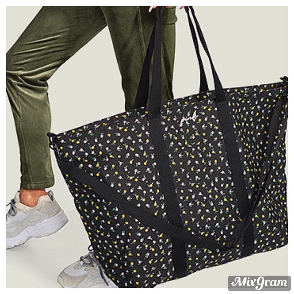 SOLD NWT Victorias Secret PINK weekender bag